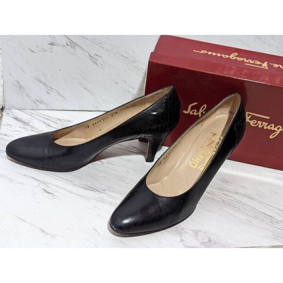 Salvatore Ferragamo Women's Black with Snake Texture Leather 3" Heel Pump 7AA - Picture 1 of 8